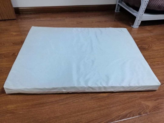 OEM Memory Foam Dog Bed Antimicrobial Non Slip 300D Cooling